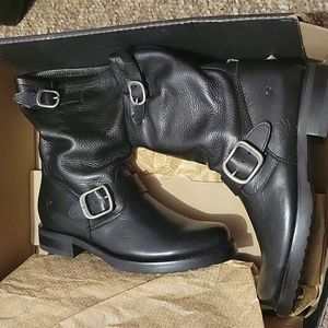 NWT Womens Frye leather boots!!!